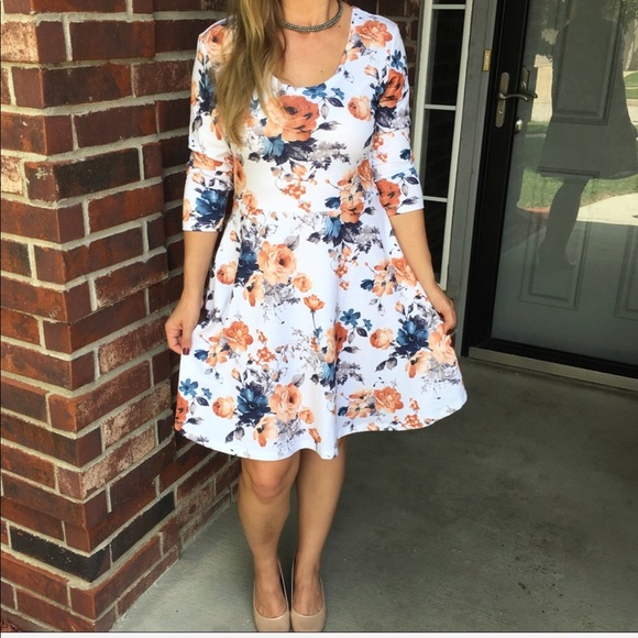 Tomsware Dresses & Skirts - Tomsware casual floral skater dress